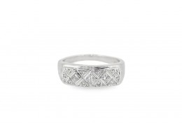 Pre-owned 18ct White Gold Diamond Dress Ring 