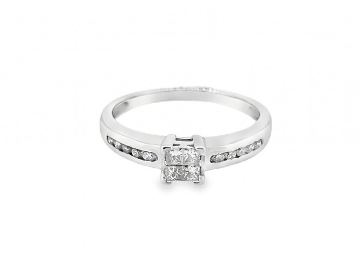 Pre-owned 18ct White Gold Multi Diamond Ring