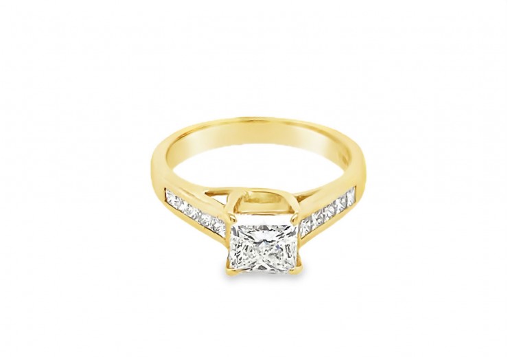 Pre-owned 18ct Yellow Gold Diamond Solitaire Ring