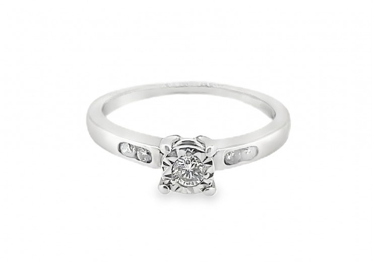 Pre-owned 9ct White Gold 0.15ct Diamond Ring