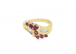 Pre-owned 18ct Yellow Gold Fancy Ruby & Diamond Ring