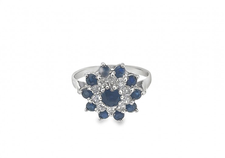 Pre-owned 18ct White Gold Sapphire & Diamond Cluster Ring