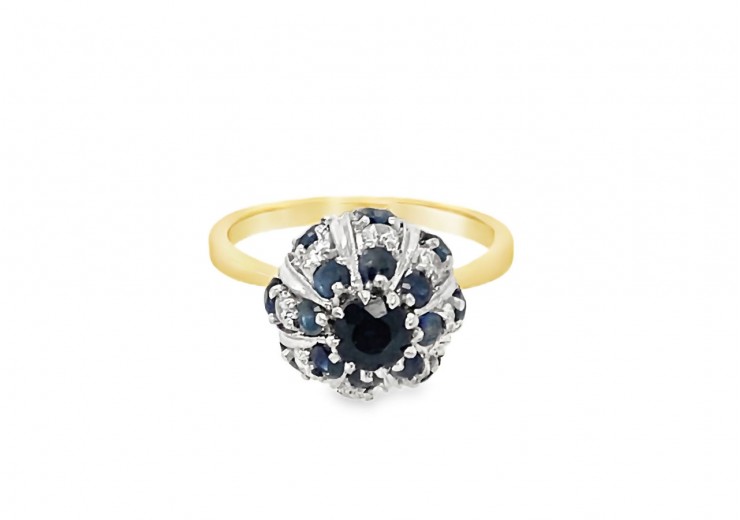 Pre-owned 18ct Yellow Gold Sapphire & Diamond Cluster Ring