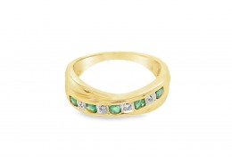 Pre-owned 9ct Yellow Gold Emerald & Diamond Ring