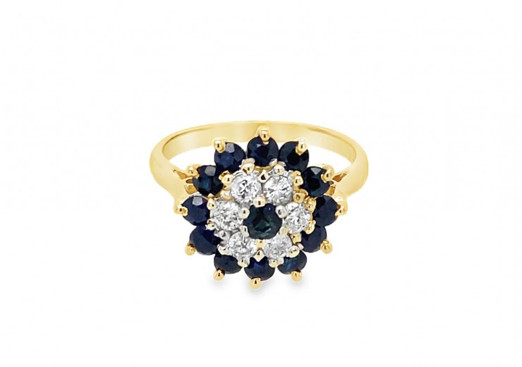 Pre-owned 9ct Yellow Gold Sapphire & Diamond Cluster Ring