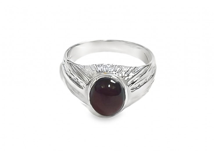 Pre-owned 9ct White Gold Cabochon Cut Garnet Signet Ring 