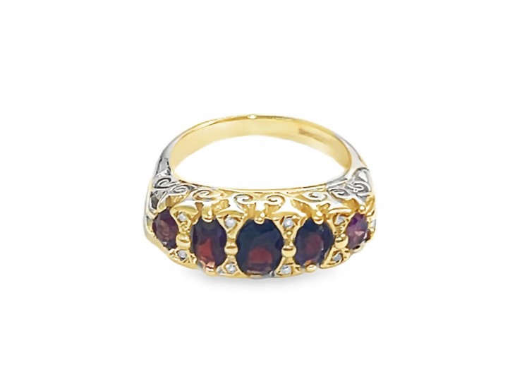 Pre-owned 9ct Yellow Gold, Garnet & Diamond Ring