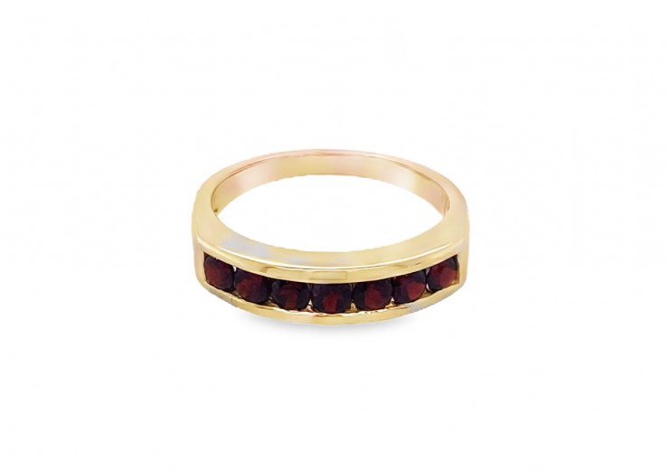 Pre-owned 9ct Yellow Gold Garnet Ring