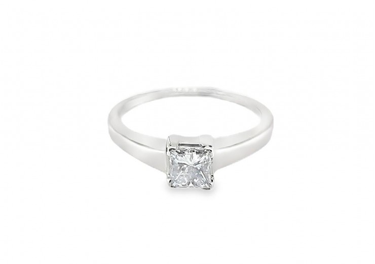 Pre-owned 18ct White Gold 0.55ct Diamond Solitaire Ring 