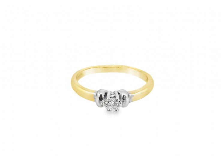 Pre-owned 18ct Two Colour Gold Diamond Solitaire Ring