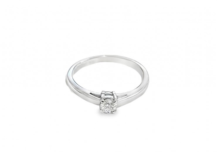 Pre-owned Platinum Diamond Solitaire Ring 