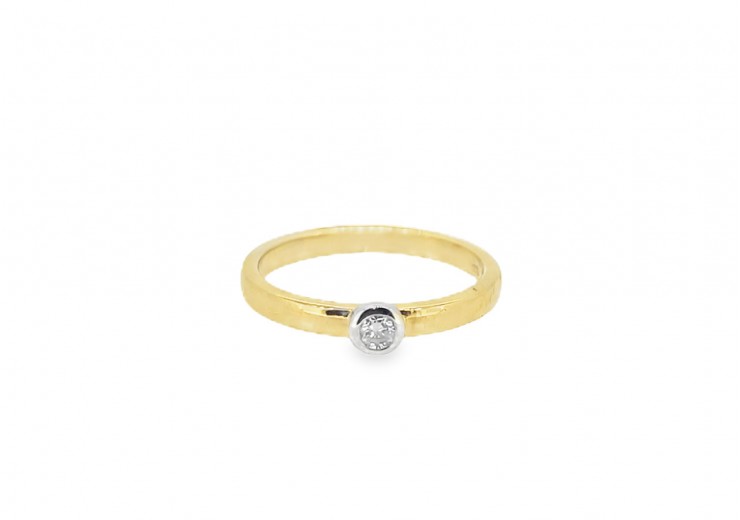 Pre-owned 18ct Yellow & White Gold Single Set Diamond Ring 