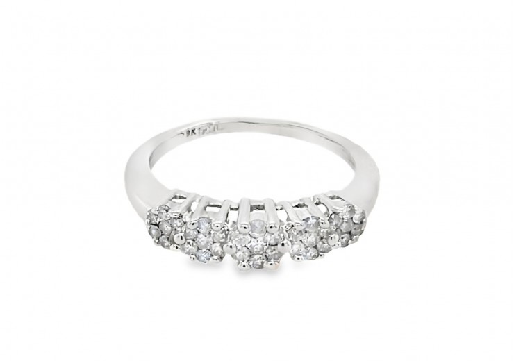 Pre-owned 9ct White Gold Diamond Eternity Ring