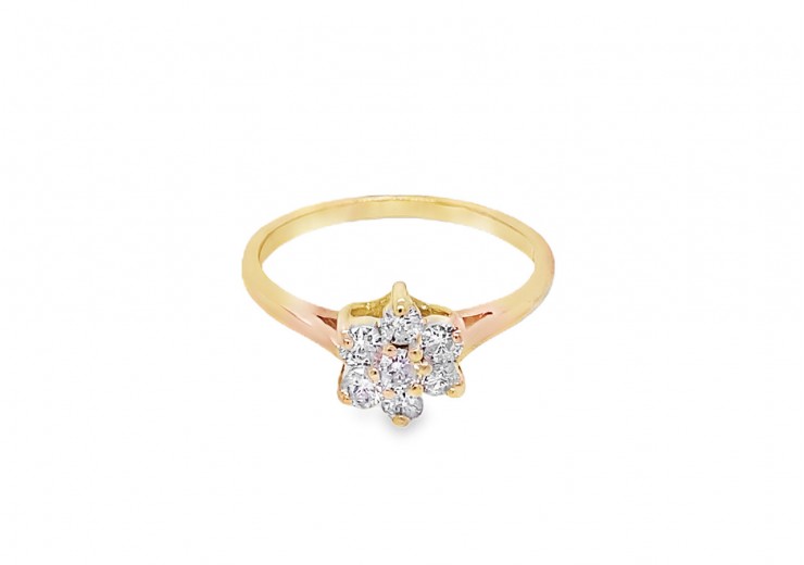 Pre-owned 18ct Yellow Gold Diamond Cluster Ring