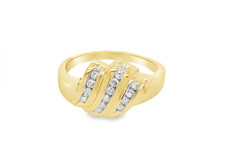 Pre-owned 14ct Yellow Gold Diamond Ring