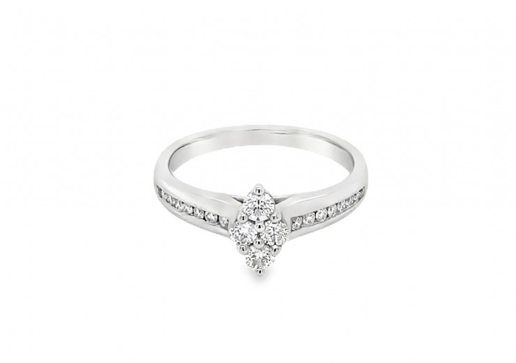 Pre-owned 18ct White Gold Diamond Ring