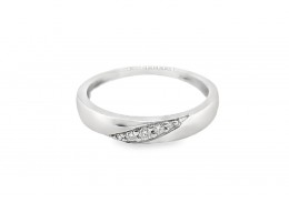 Pre-owned 9ct White Gold Graduating Diamond Ring