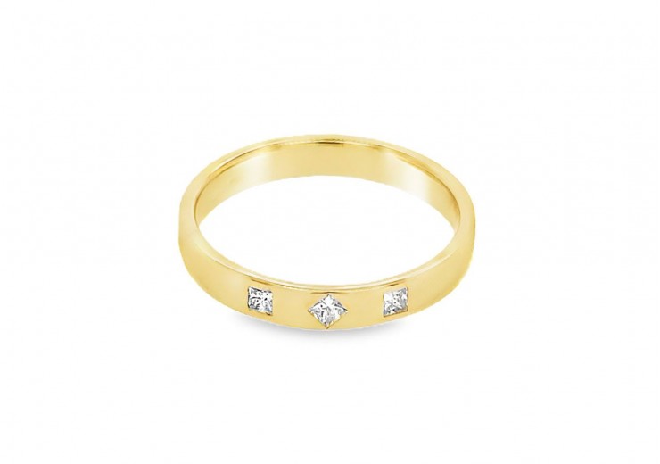 Pre-owned 18ct Yellow Gold Diamond Ring 