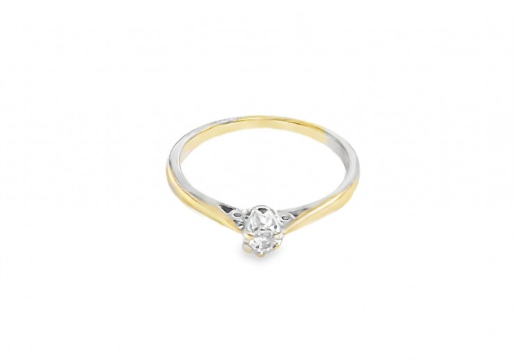 Pre-owned 9ct Yellow Gold Diamond Solitaire Ring