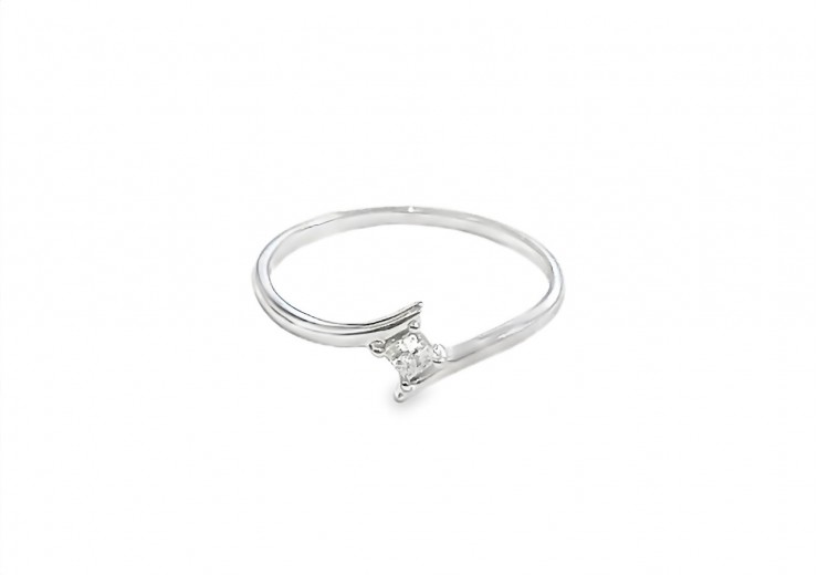 Pre-owned 18ct White Gold Twist Solitaire Ring