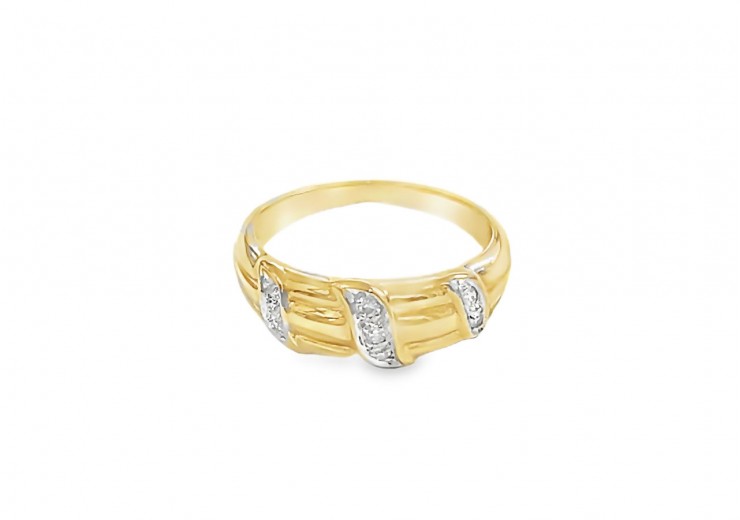 Pre-owned 9ct Yellow Gold Diamond Dress Ring