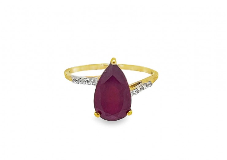 Pre-owned 9ct Yellow Gold Malagasy Ruby & White Zircon Ring 