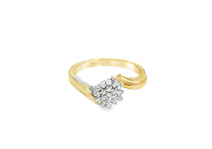 Pre-owned 9ct Yellow Gold Diamond Twist Cluster Ring