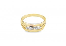 Pre-owned 9ct Yellow Gold Diamond Signet Ring 